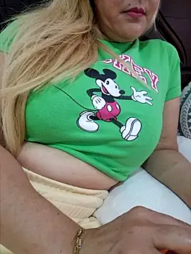 Snapshot of lamorbosa37 chatting on 03/14/25, 05:57 lamorbosa37 online show from 03/14/25, 05:57