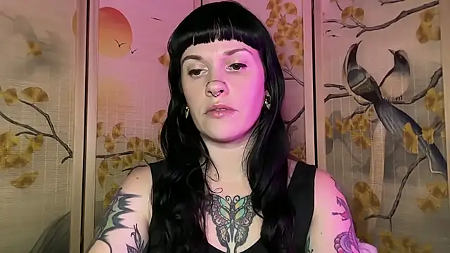 Snapshot of Marcelinegoddess chatting on 04/25/26, 02:14 Marcelinegoddess online show from 04/25/26, 02:14