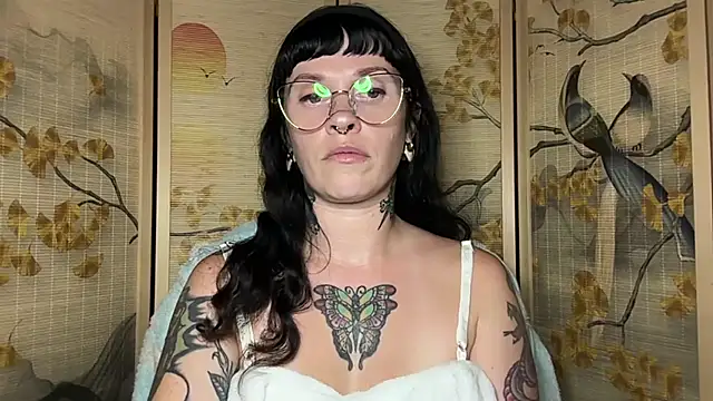 Snapshot of Marcelinegoddess chatting on 07/19/26, 04:16 Marcelinegoddess online show from 07/19/26, 04:16