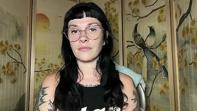 Snapshot of Marcelinegoddess chatting on 07/27/26, 03:46 Marcelinegoddess online show from 07/27/26, 03:46