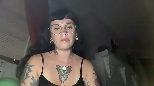 Snapshot of Marcelinegoddess chatting on 07/30/26, 04:22 Marcelinegoddess online show from 07/30/26, 04:22