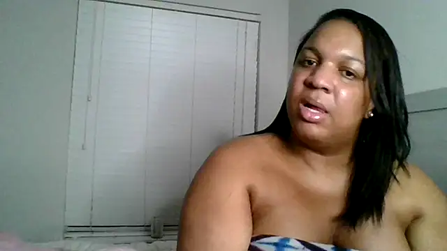Snapshot of Badgirlbrittt chatting on 12/05/24, 01:58 Badgirlbrittt online show from 12/05/24, 01:58