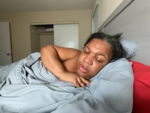 Snapshot of Badgirlbrittt chatting on 02/12/25, 10:04 Badgirlbrittt online show from 02/12/25, 10:04