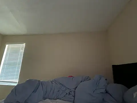 Snapshot of Badgirlbrittt chatting on 02/28/25, 09:33 Badgirlbrittt online show from 02/28/25, 09:33