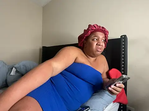 Snapshot of Badgirlbrittt chatting on 03/12/25, 01:03 Badgirlbrittt online show from 03/12/25, 01:03