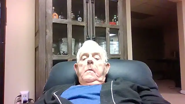 Snapshot of bootlegmanz chatting on 05/02/26, 03:39 bootlegmanz online show from 05/02/26, 03:39