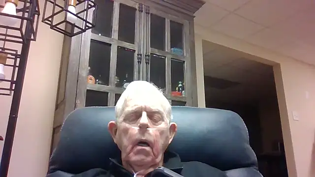 Snapshot of bootlegmanz chatting on 05/03/26, 06:03 bootlegmanz online show from 05/03/26, 06:03