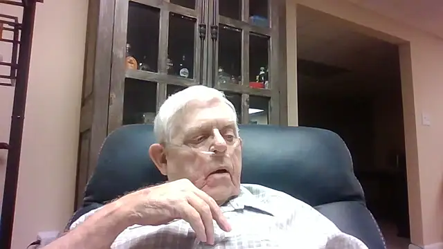 Snapshot of bootlegmanz chatting on 05/10/26, 04:12 bootlegmanz online show from 05/10/26, 04:12