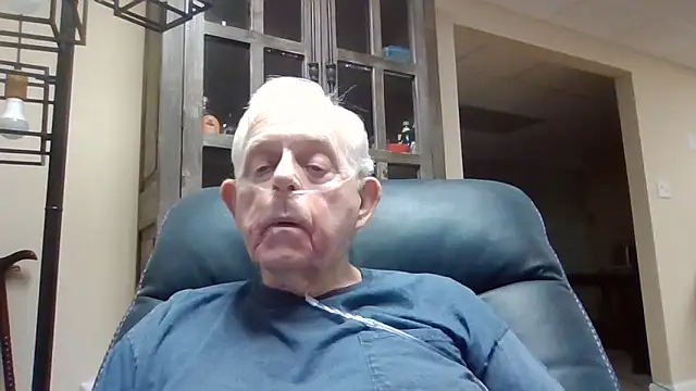 Snapshot of bootlegmanz chatting on 05/19/26, 02:23 bootlegmanz online show from 05/19/26, 02:23