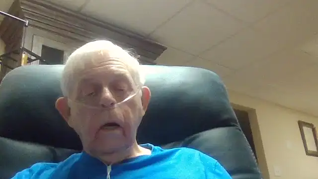 Snapshot of bootlegmanz chatting on 05/28/26, 02:25 bootlegmanz online show from 05/28/26, 02:25