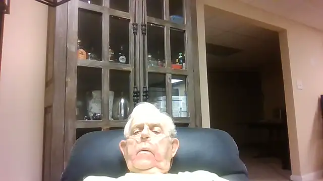 Snapshot of bootlegmanz chatting on 05/29/26, 03:21 bootlegmanz online show from 05/29/26, 03:21