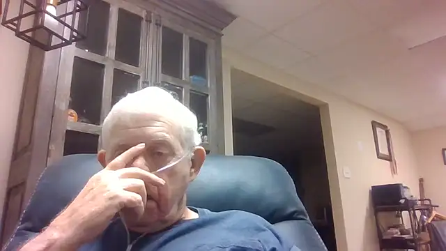 Snapshot of bootlegmanz chatting on 05/31/26, 02:57 bootlegmanz online show from 05/31/26, 02:57