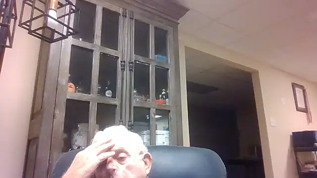 Snapshot of bootlegmanz chatting on 06/06/26, 10:14 bootlegmanz online show from 06/06/26, 10:14