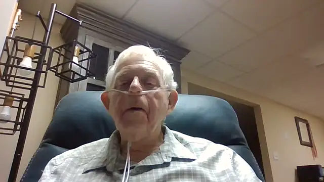 Snapshot of bootlegmanz chatting on 06/10/26, 02:56 bootlegmanz online show from 06/10/26, 02:56