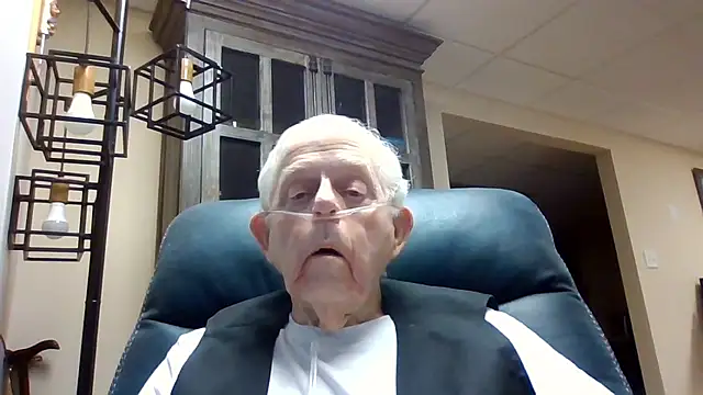 Snapshot of bootlegmanz chatting on 06/12/26, 03:11 bootlegmanz online show from 06/12/26, 03:11