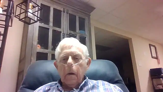 Snapshot of bootlegmanz chatting on 06/26/26, 01:32 bootlegmanz online show from 06/26/26, 01:32