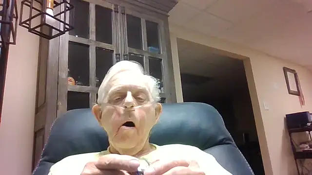Snapshot of bootlegmanz chatting on 07/12/26, 03:25 bootlegmanz online show from 07/12/26, 03:25
