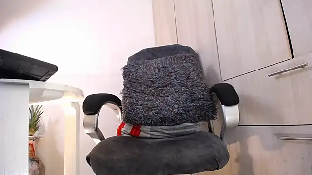 Snapshot of camilasexy111 chatting on 01/05/25, 09:36 camilasexy111 online show from 01/05/25, 09:36