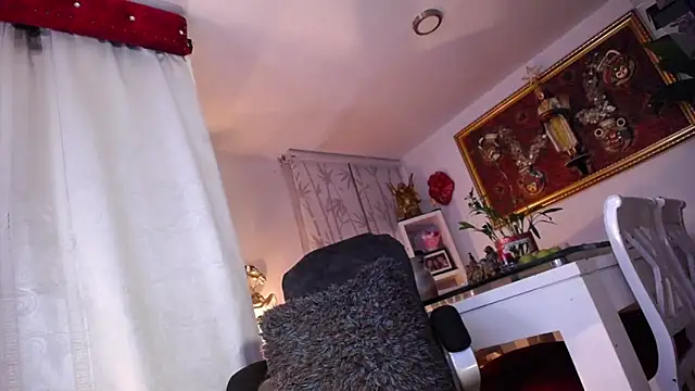 Snapshot of camilasexy111 chatting on 02/22/25, 05:34 camilasexy111 online show from 02/22/25, 05:34