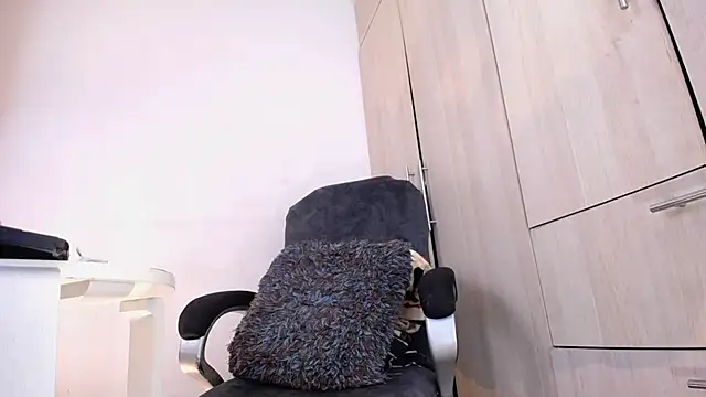 Snapshot of camilasexy111 chatting on 03/20/25, 11:45 camilasexy111 online show from 03/20/25, 11:45