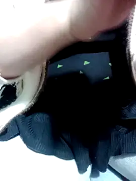 Snapshot of Tuo8702 chatting on 03/08/25, 10:56 Tuo8702 online show from 03/08/25, 10:56