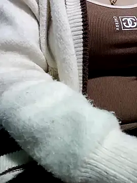 Snapshot of Tuo8702 chatting on 03/09/25, 06:54 Tuo8702 online show from 03/09/25, 06:54