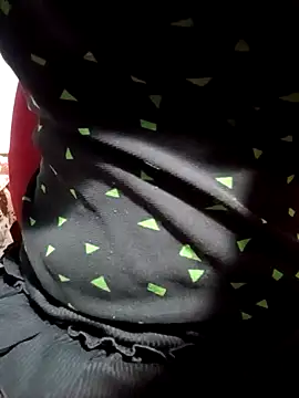 Snapshot of Tuo8702 chatting on 03/20/25, 05:36 Tuo8702 online show from 03/20/25, 05:36