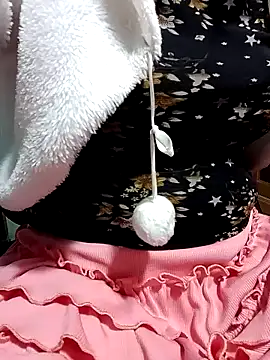 Snapshot of Tuo8702 chatting on 03/21/25, 09:45 Tuo8702 online show from 03/21/25, 09:45