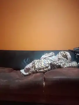 miicheele32 online show from 01/16/25, 04:28