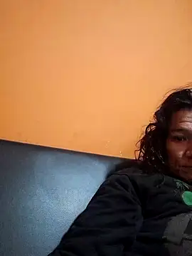 miicheele32 online show from 02/05/25, 04:36