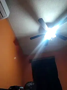 miicheele32 online show from 03/19/25, 08:01