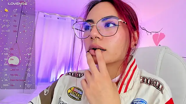 Snapshot of sophiecherry_ chatting on 12/05/24, 09:17 sophiecherry online show from 12/05/24, 09:17