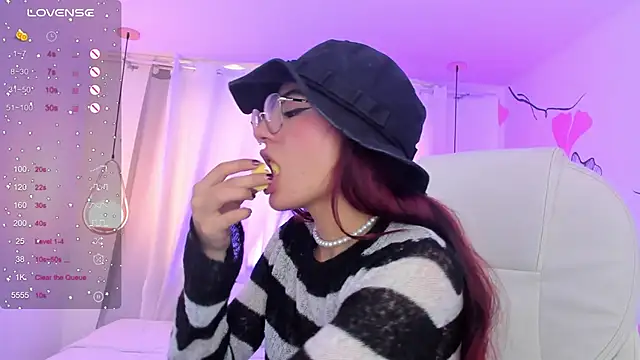 Snapshot of sophiecherry_ chatting on 12/07/24, 07:32 sophiecherry online show from 12/07/24, 07:32