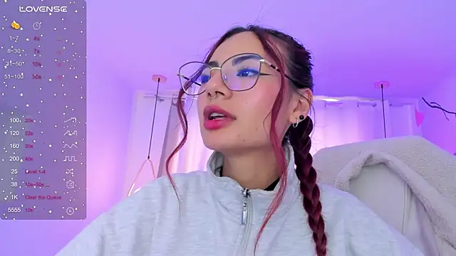 Snapshot of sophiecherry_ chatting on 12/09/24, 08:23 sophiecherry online show from 12/09/24, 08:23