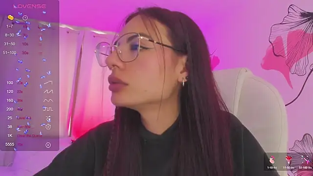 Snapshot of sophiecherry_ chatting on 12/20/24, 09:17 sophiecherry online show from 12/20/24, 09:17