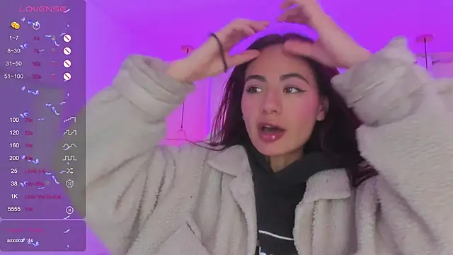 Snapshot of sophiecherry_ chatting on 12/30/24, 08:47 sophiecherry online show from 12/30/24, 08:47