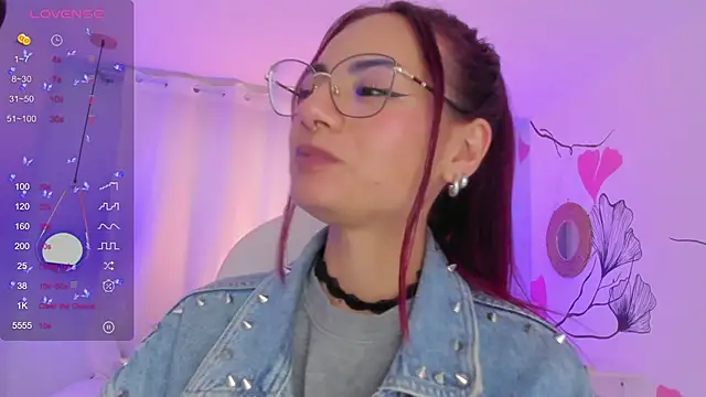 Snapshot of sophiecherry_ chatting on 01/07/25, 09:25 sophiecherry online show from 01/07/25, 09:25