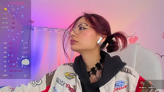 Snapshot of sophiecherry_ chatting on 01/10/25, 09:31 sophiecherry online show from 01/10/25, 09:31