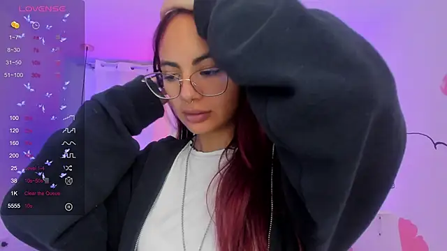 Snapshot of sophiecherry_ chatting on 01/11/25, 10:07 sophiecherry online show from 01/11/25, 10:07