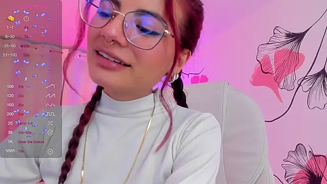 Snapshot of sophiecherry_ chatting on 01/17/25, 09:17 sophiecherry online show from 01/17/25, 09:17