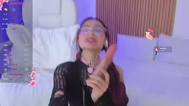 Snapshot of sophiecherry_ chatting on 02/05/25, 09:04 sophiecherry online show from 02/05/25, 09:04