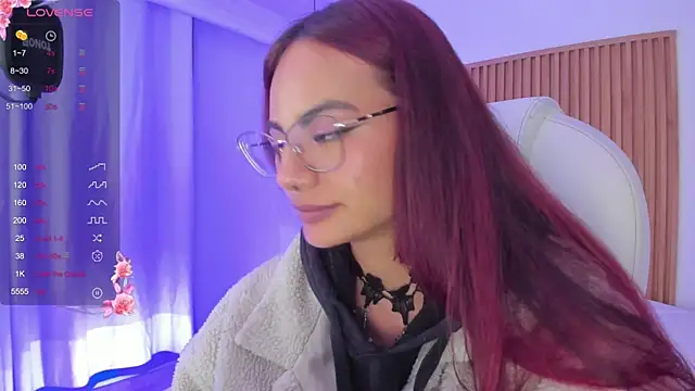 Snapshot of sophiecherry_ chatting on 02/08/25, 04:47 sophiecherry online show from 02/08/25, 04:47
