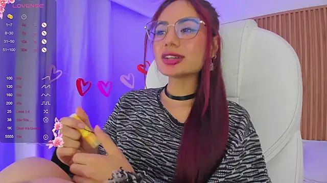 Snapshot of sophiecherry_ chatting on 02/17/25, 10:40 sophiecherry online show from 02/17/25, 10:40