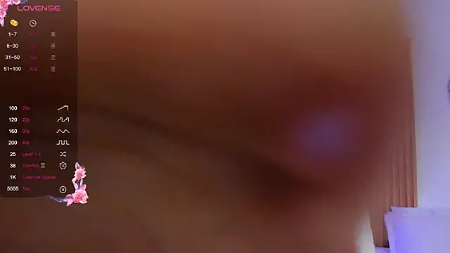 Snapshot of sophiecherry_ chatting on 02/18/25, 08:27 sophiecherry online show from 02/18/25, 08:27