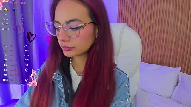 Snapshot of sophiecherry_ chatting on 02/28/25, 04:54 sophiecherry online show from 02/28/25, 04:54