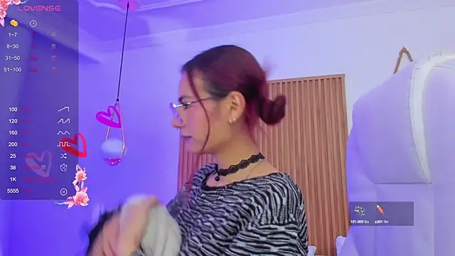 Snapshot of sophiecherry_ chatting on 03/01/25, 04:58 sophiecherry online show from 03/01/25, 04:58