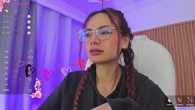 Snapshot of sophiecherry_ chatting on 03/06/25, 09:47 sophiecherry online show from 03/06/25, 09:47