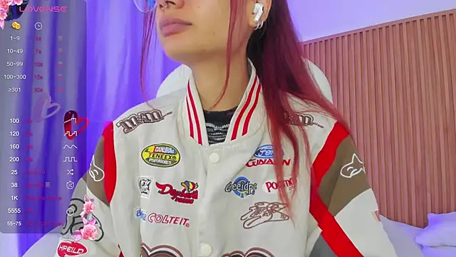 Snapshot of sophiecherry_ chatting on 03/09/25, 05:44 sophiecherry online show from 03/09/25, 05:44