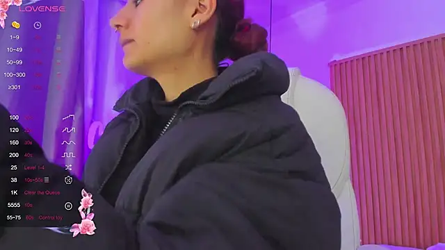 Snapshot of sophiecherry_ chatting on 03/16/25, 05:25 sophiecherry online show from 03/16/25, 05:25