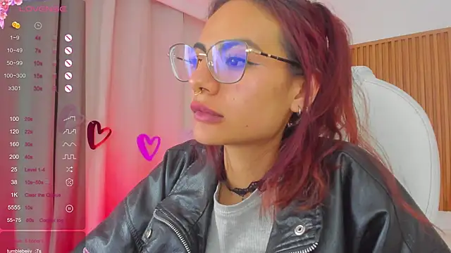 Snapshot of sophiecherry_ chatting on 03/20/25, 10:54 sophiecherry online show from 03/20/25, 10:54